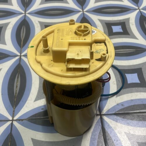 Opel Corsa D Çıkma Mazot Pompası