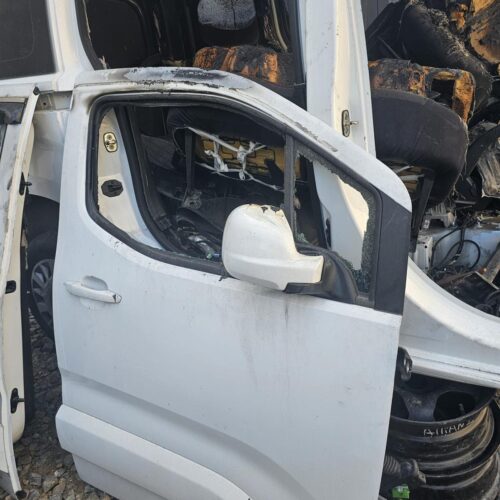 OPEL COMBO E SAĞ ÖN KAPI ÇIKMA  SÖKME YEDEK PARÇA